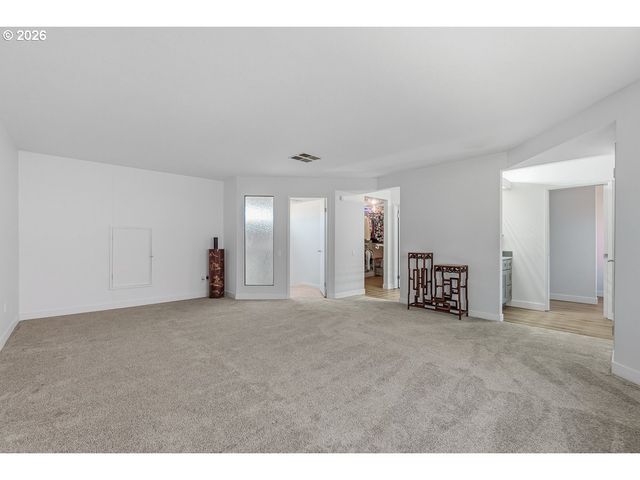 10425 Sw GREENLEAF Ter, Tigard, OR 97224