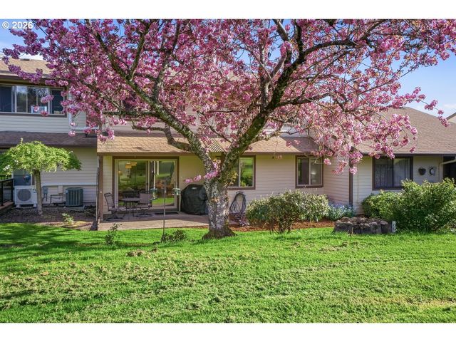 10425 Sw GREENLEAF Ter, Tigard, OR 97224