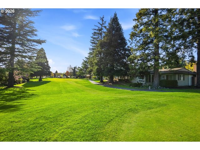 10425 Sw GREENLEAF Ter, Tigard, OR 97224