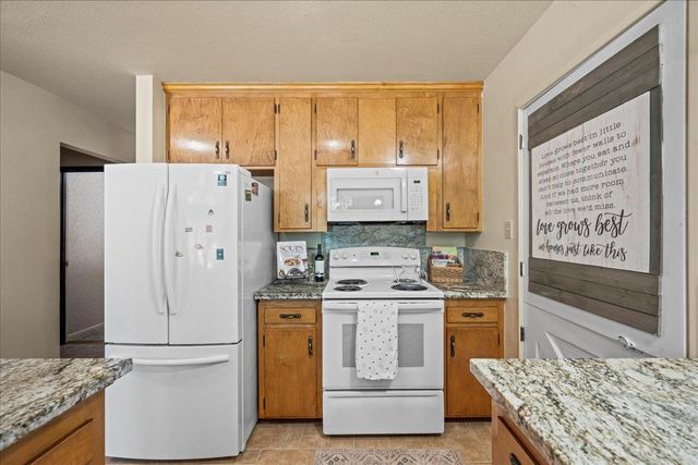 5695 Juarez Rd, Pollock Pines, CA 95726