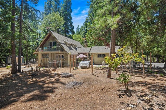 5695 Juarez Rd, Pollock Pines, CA 95726