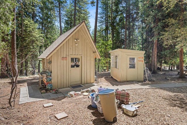 5695 Juarez Rd, Pollock Pines, CA 95726