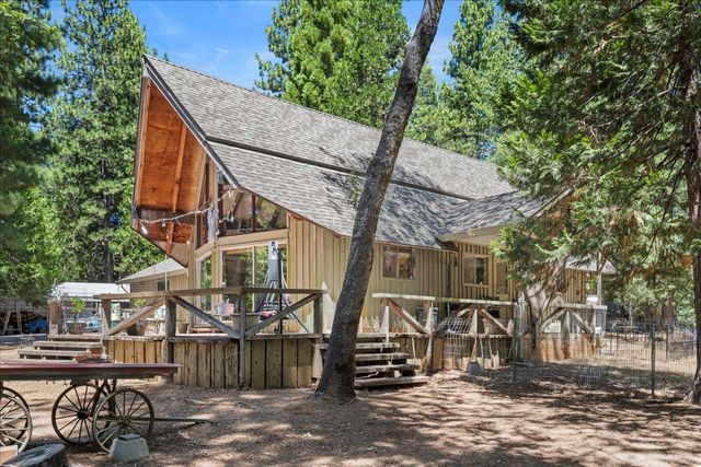 5695 Juarez Rd, Pollock Pines, CA 95726