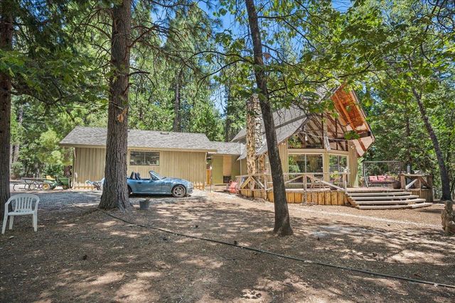 5695 Juarez Rd, Pollock Pines, CA 95726