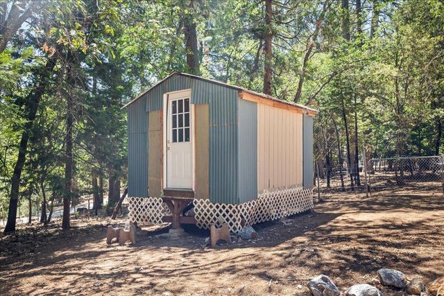 5695 Juarez Rd, Pollock Pines, CA 95726