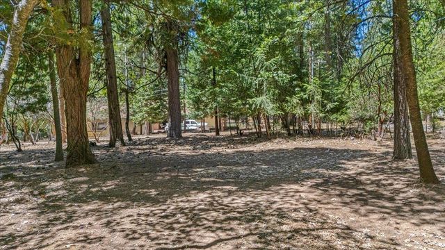5695 Juarez Rd, Pollock Pines, CA 95726