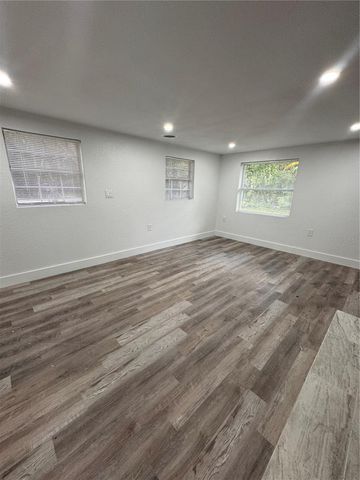 653 NE 71ST AVENUE, Ocala, FL 34470