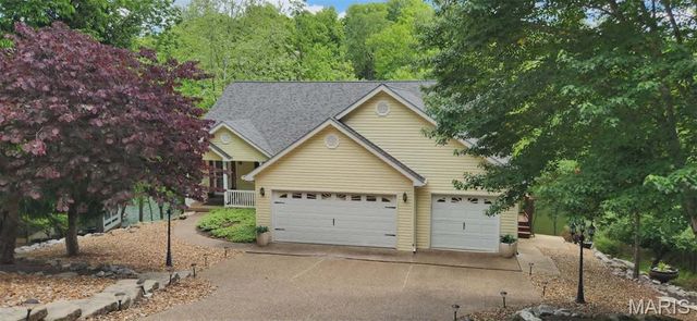 1497 S Lake Sherwood Drive, Marthasville, MO 63357
