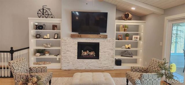 1497 S Lake Sherwood Drive, Marthasville, MO 63357