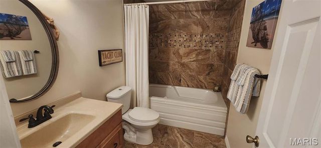1497 S Lake Sherwood Drive, Marthasville, MO 63357