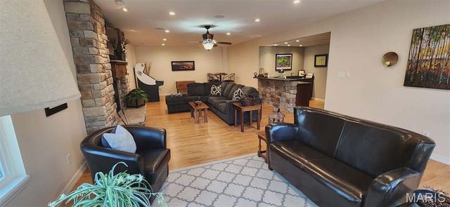 1497 S Lake Sherwood Drive, Marthasville, MO 63357
