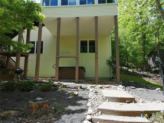 1497 S Lake Sherwood Drive, Marthasville, MO 63357