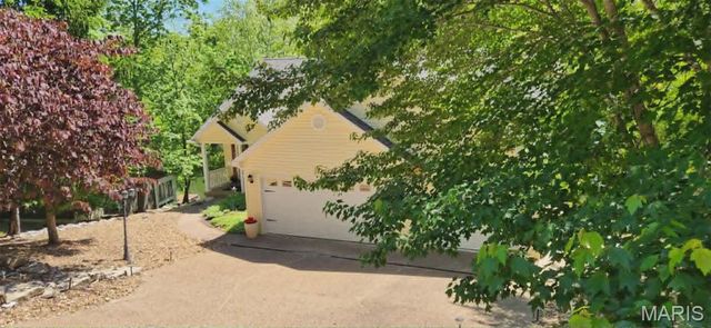 1497 S Lake Sherwood Drive, Marthasville, MO 63357