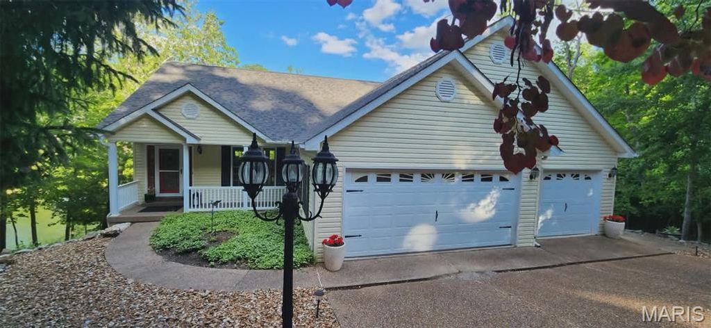 1497 S Lake Sherwood Drive, Marthasville, MO 63357