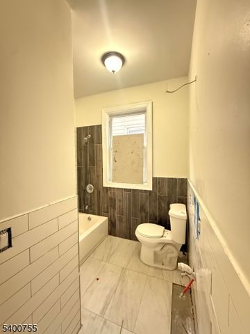 221 Bayview Ave, Jersey City, NJ 07305