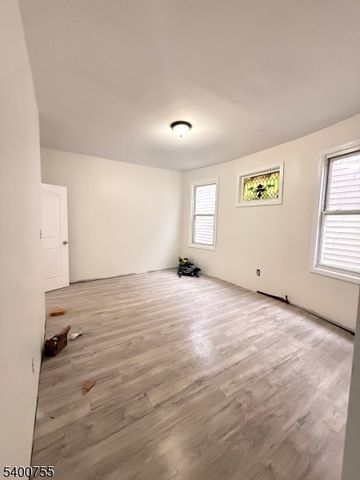 221 Bayview Ave, Jersey City, NJ 07305