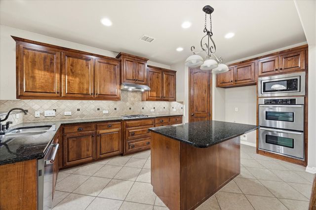 201 Chatfield Drive, Rockwall, TX 75087