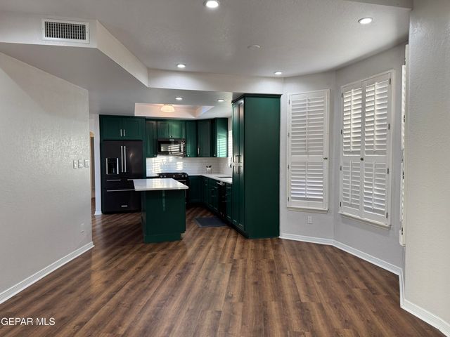 605 BLUFF CANYON Circle, El Paso, TX 79912