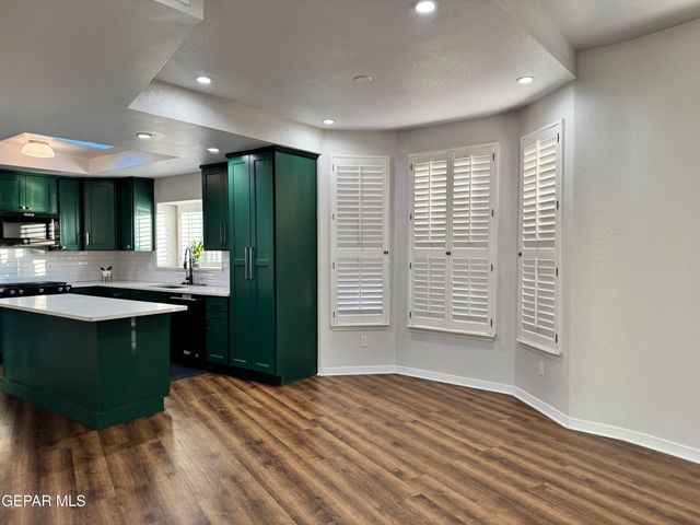605 BLUFF CANYON Circle, El Paso, TX 79912