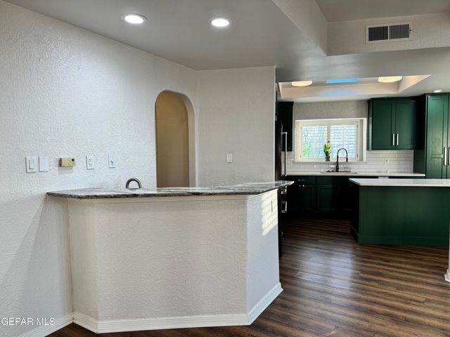 605 BLUFF CANYON Circle, El Paso, TX 79912