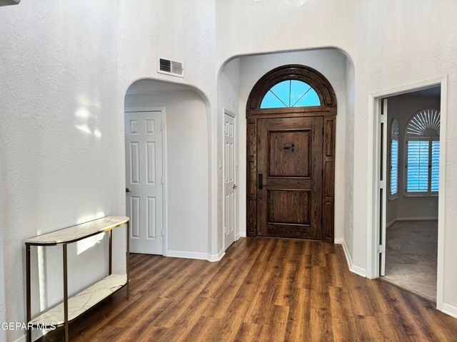 605 BLUFF CANYON Circle, El Paso, TX 79912