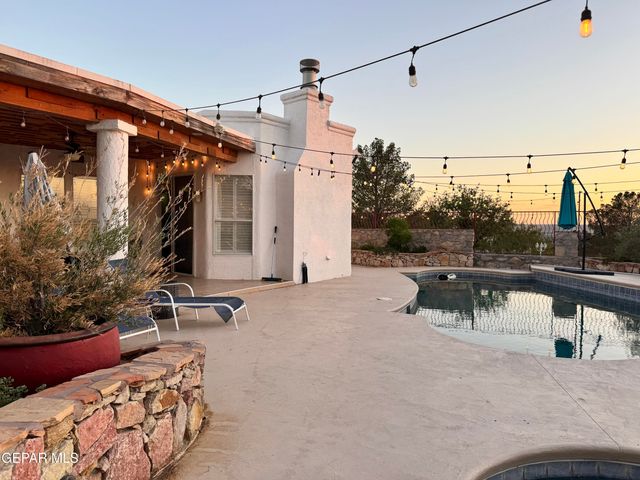 605 BLUFF CANYON Circle, El Paso, TX 79912