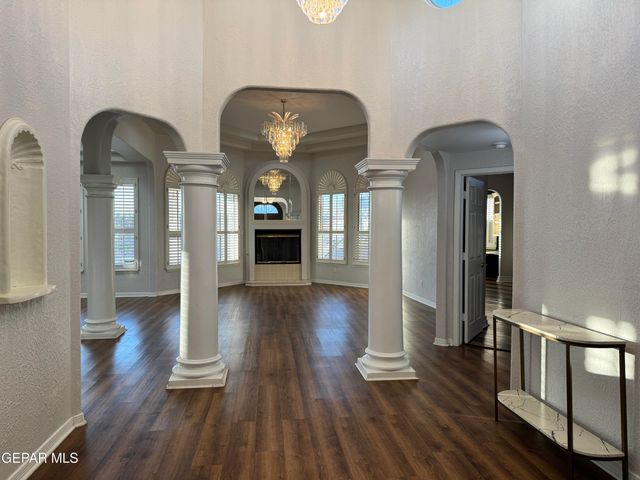 605 BLUFF CANYON Circle, El Paso, TX 79912