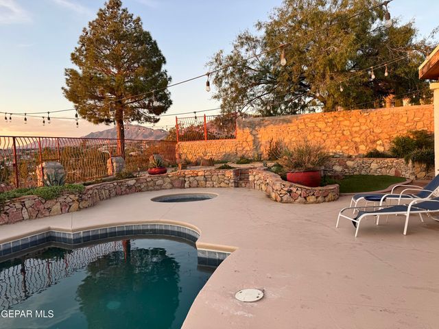 605 BLUFF CANYON Circle, El Paso, TX 79912