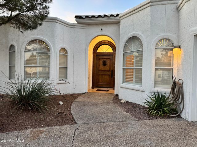 605 BLUFF CANYON Circle, El Paso, TX 79912