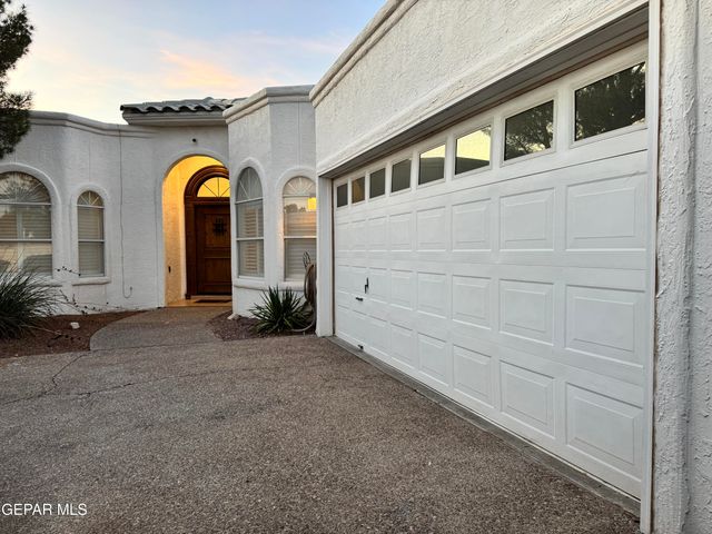 605 BLUFF CANYON Circle, El Paso, TX 79912