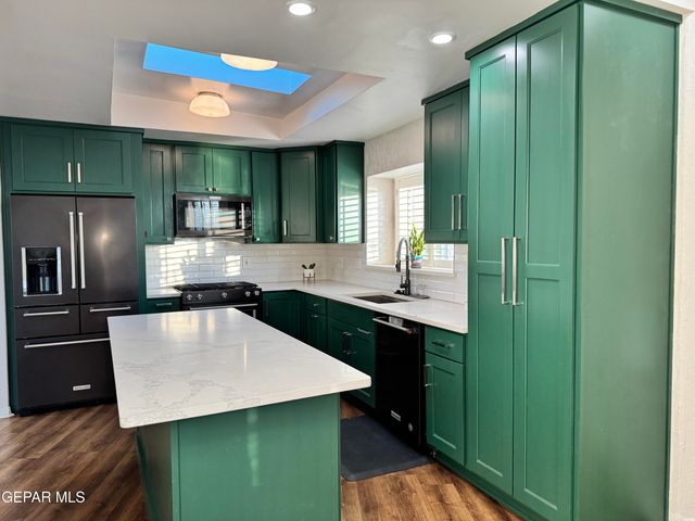 605 BLUFF CANYON Circle, El Paso, TX 79912