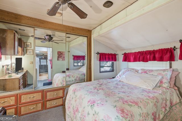 105 Holiday Loop, Cleveland, GA 30528