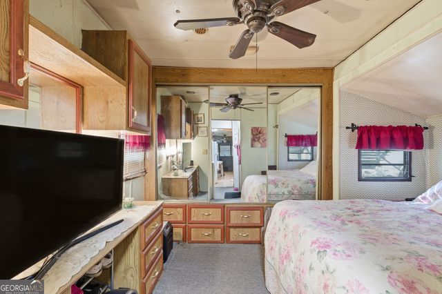 105 Holiday Loop, Cleveland, GA 30528