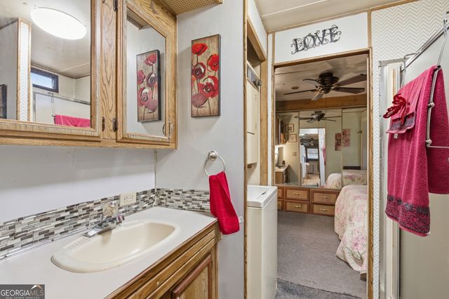 105 Holiday Loop, Cleveland, GA 30528
