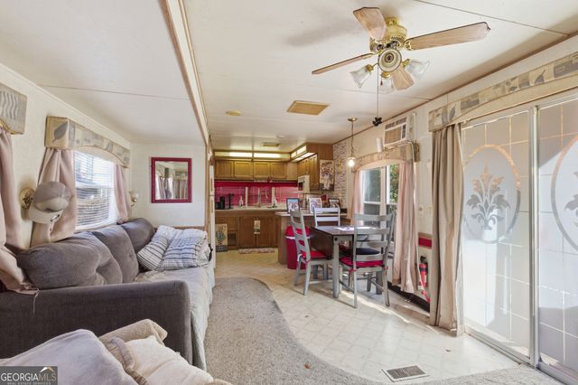 105 Holiday Loop, Cleveland, GA 30528