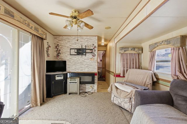 105 Holiday Loop, Cleveland, GA 30528