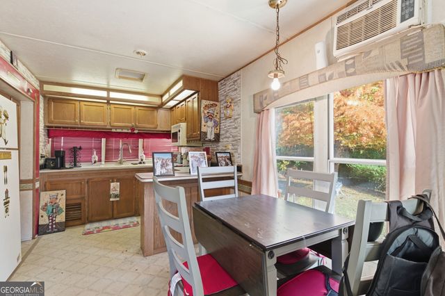 105 Holiday Loop, Cleveland, GA 30528