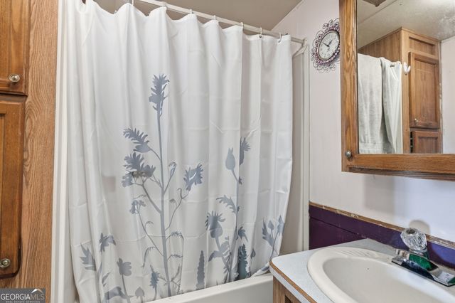 105 Holiday Loop, Cleveland, GA 30528