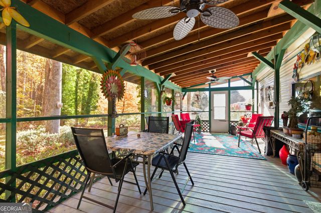 105 Holiday Loop, Cleveland, GA 30528