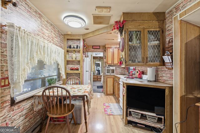105 Holiday Loop, Cleveland, GA 30528