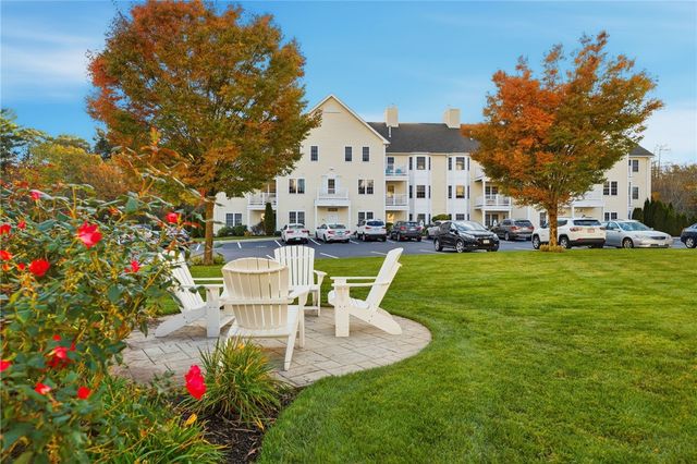 40 Saw Mill Drive 204, North Kingstown, RI 02852