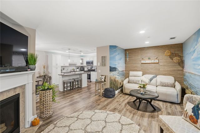 40 Saw Mill Drive 204, North Kingstown, RI 02852