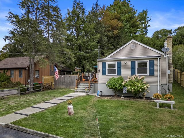 18 Larch Drive, Mahopac, NY 10541