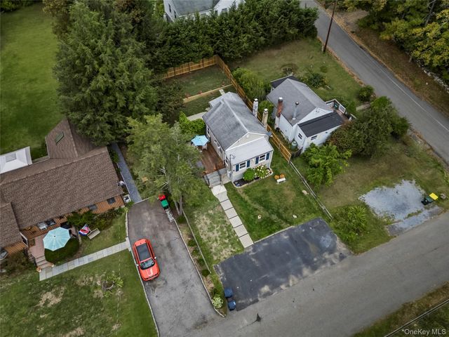 18 Larch Drive, Mahopac, NY 10541
