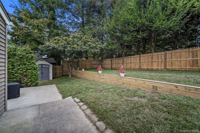 18 Larch Drive, Mahopac, NY 10541