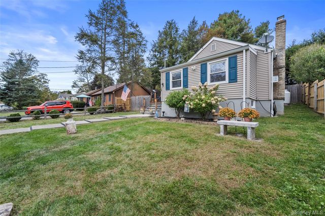 18 Larch Drive, Mahopac, NY 10541
