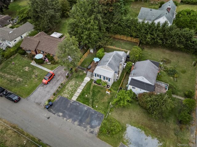 18 Larch Drive, Mahopac, NY 10541