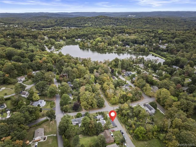 18 Larch Drive, Mahopac, NY 10541