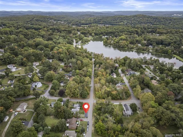 18 Larch Drive, Mahopac, NY 10541
