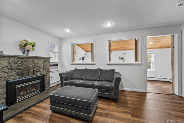 18 Larch Drive, Mahopac, NY 10541